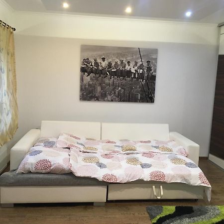 Rabbit Apartman Mosonmagyaróvár Екстериор снимка