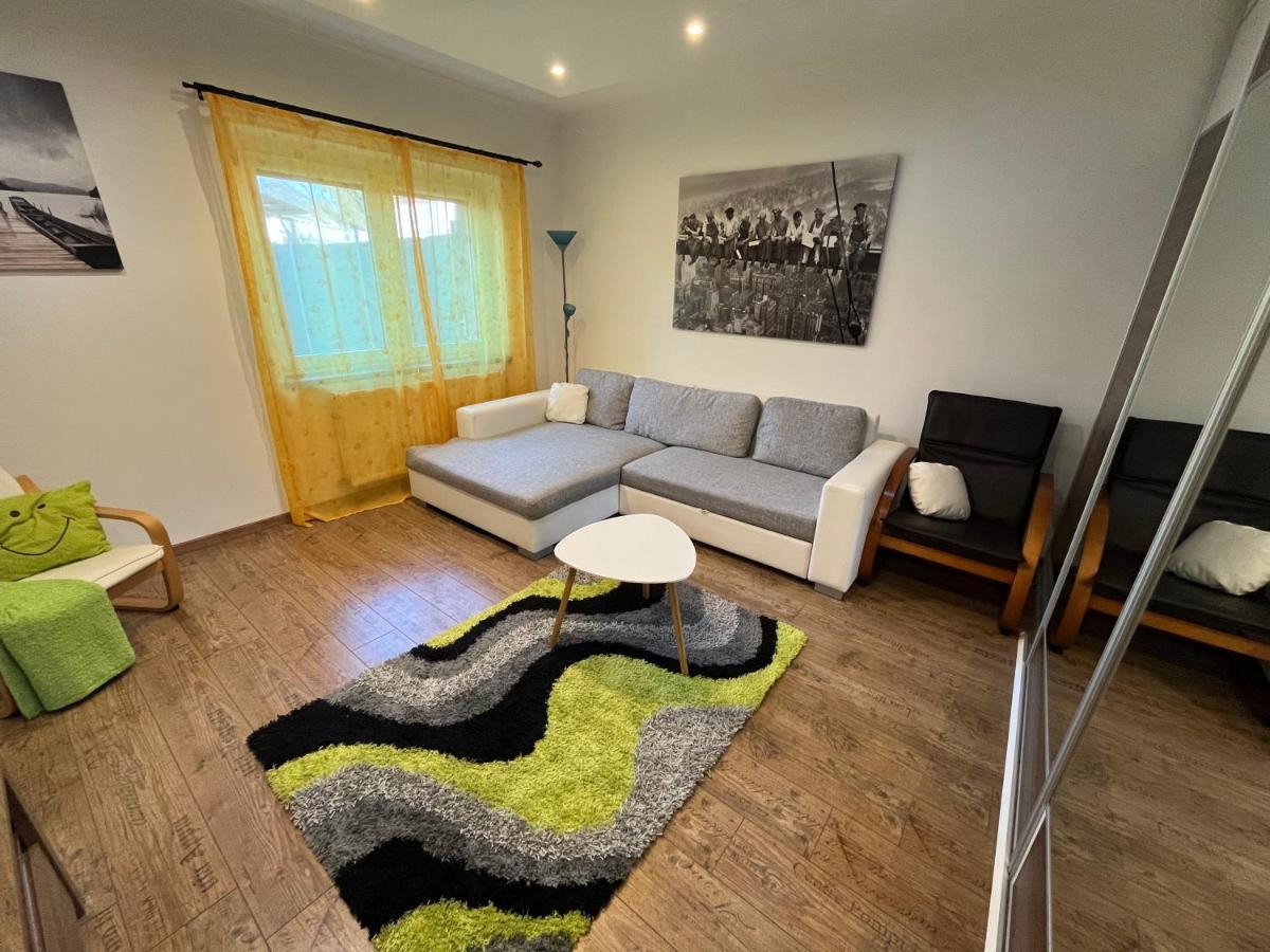 Rabbit Apartman Mosonmagyaróvár Екстериор снимка