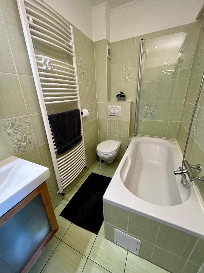 Rabbit Apartman Mosonmagyaróvár Екстериор снимка