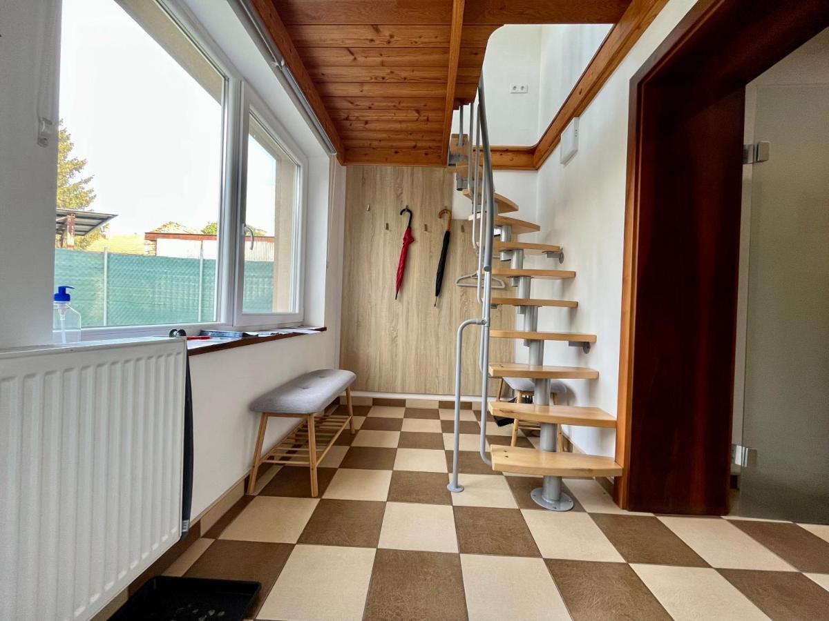Rabbit Apartman Mosonmagyaróvár Екстериор снимка